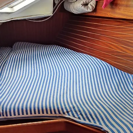 Botel Barca A Vela Confortevole